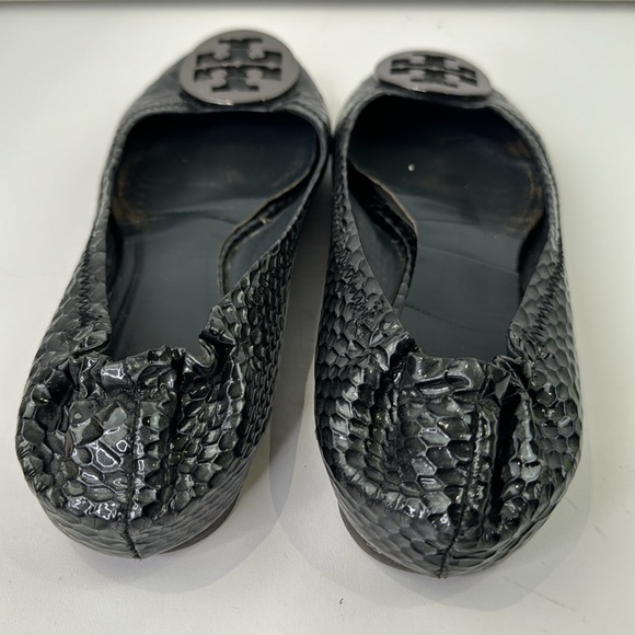 Tory Burch Reva Snake Print Gray Leather Ballet Flat - Picture 5 of 10